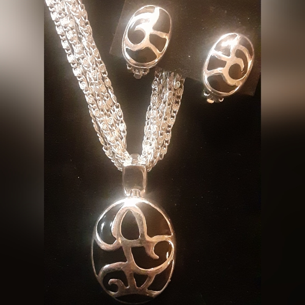 c1970 SARAH COV BLK & SILVER ENAMEL PENDANT + EARRINGS Demi-Parure